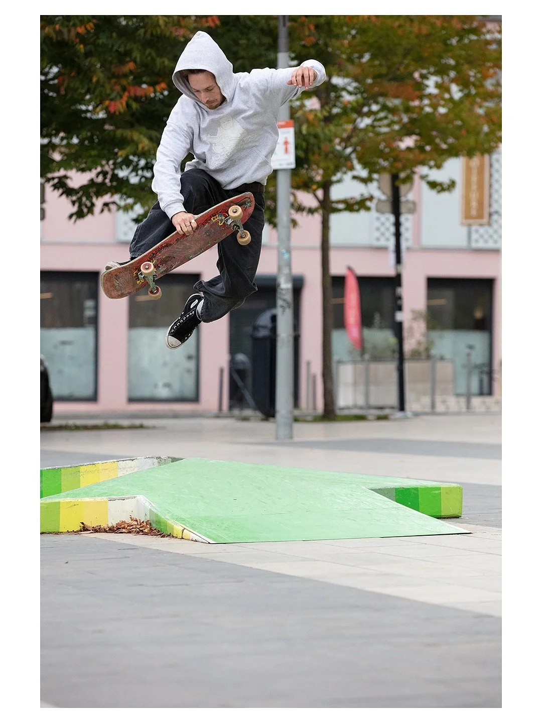 A few spots from @connect.skaturbanism.festival 2024, this time last year. See you in Bordeaux again from Thursday!⁣
⁣
#skateboardphotography #bordeauxskateboarding #skatebordeaux @bordeaux_skateboarding @city_skate_collective