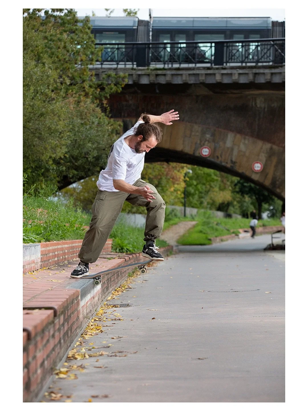 Another integrated ledge in the heart of Bordeaux, bringing positive activation to an underused public space. ⁣
⁣
@holttight___ bringing the Clyde slides for a couple of angles next to the river, this time last year during @connect.skaturbanism.festi