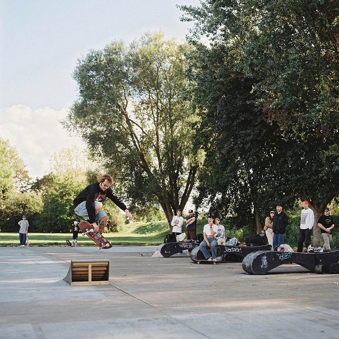 Milo at the Supereight 80s jam, at the Joshua Dale skatepark, Colwick. ⁣
⁣
#filmaintdead #skateboardphotography #hasselblad500cm #joshuadaleskatepark #nottinghamskateboarding @skatenottingham