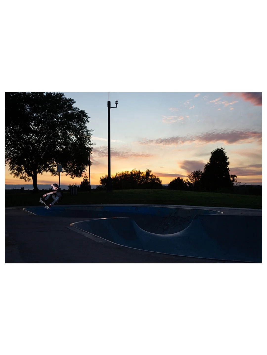 Throwback to an old favourite from my early days - @patsampson frontside ollies in the deep end of Arnold Bowls in 2013. ⁣
⁣
A single flash and Pat wearing all black! 😂 This was in print in my publication of the time, Varial Magazine, issue 3.⁣
⁣
#s