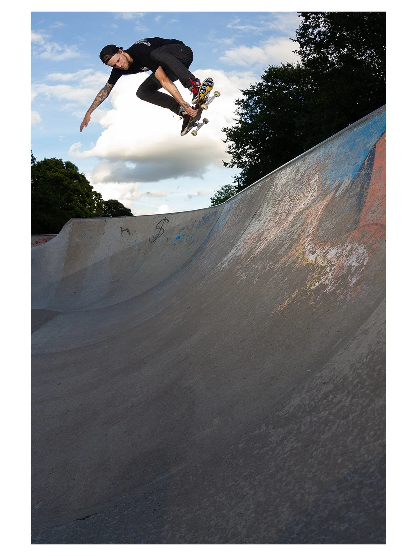 Throwing it back to summer 2013 with this @patsampson grab at Arnold Bowls, which was simultaneously a million years ago but also only yesterday!⁣
⁣
#skateboardphotography #arnoldbowls #nottinghamskateboarding @skatenottingham