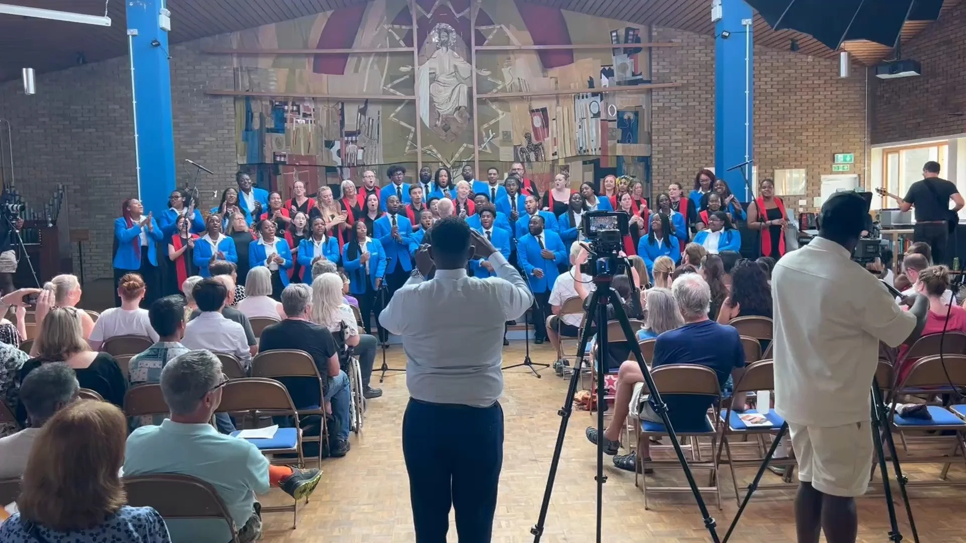 A few of our favourite moments from an unforgettable week with the Hampton University Concert Choir on their UK tour 🇬🇧🎶

Including their final, moving collaboration with the @christchurchgospel in the beautiful chapel at @canterburychristchurch &