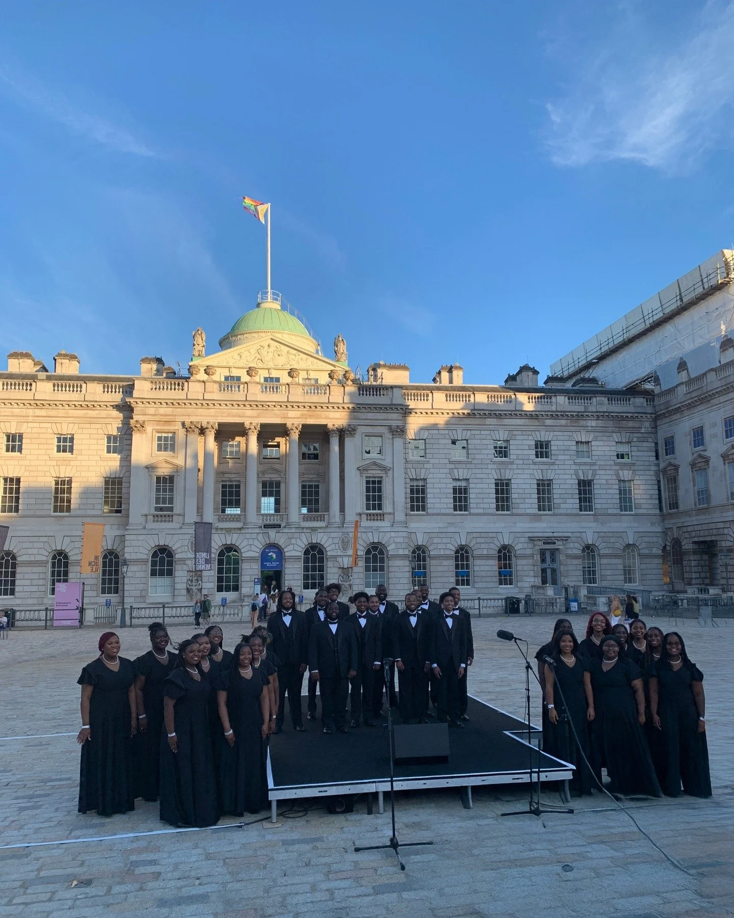 ✨ With summer drawing to a close, we can&rsquo;t help but dream of those warm evenings at @somersethouse , watching @hu_choirs perform under the open sky. 🌙🎶