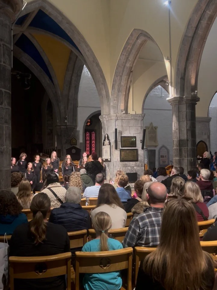 A few moments from @eaganhs_choir first concert of their 2026 tour of ireland at @saintnicholasgalway 🇮🇪🎼

@athenryyouthchoir starting off the evening with a bit of Kate Bush!