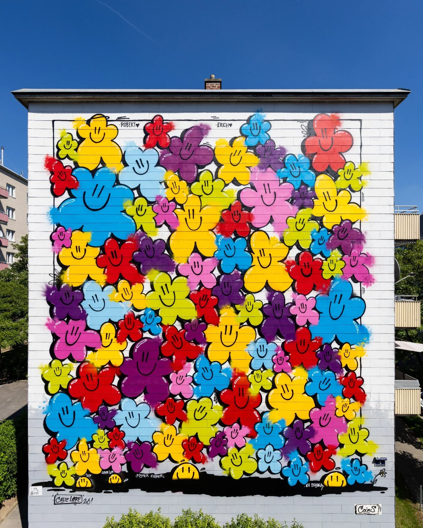 &bdquo;Concrete Flowers&ldquo; by Coins / Austria
for Calle Libre Festival 2026 // In Equality
📍Kratzlgasse 4, 1190 Wien (WW G&ouml;rgengasse 9-11)

&ldquo;Concrete Flowers&rdquo; is a vibrantly colored mural that blends urban architecture with a pl
