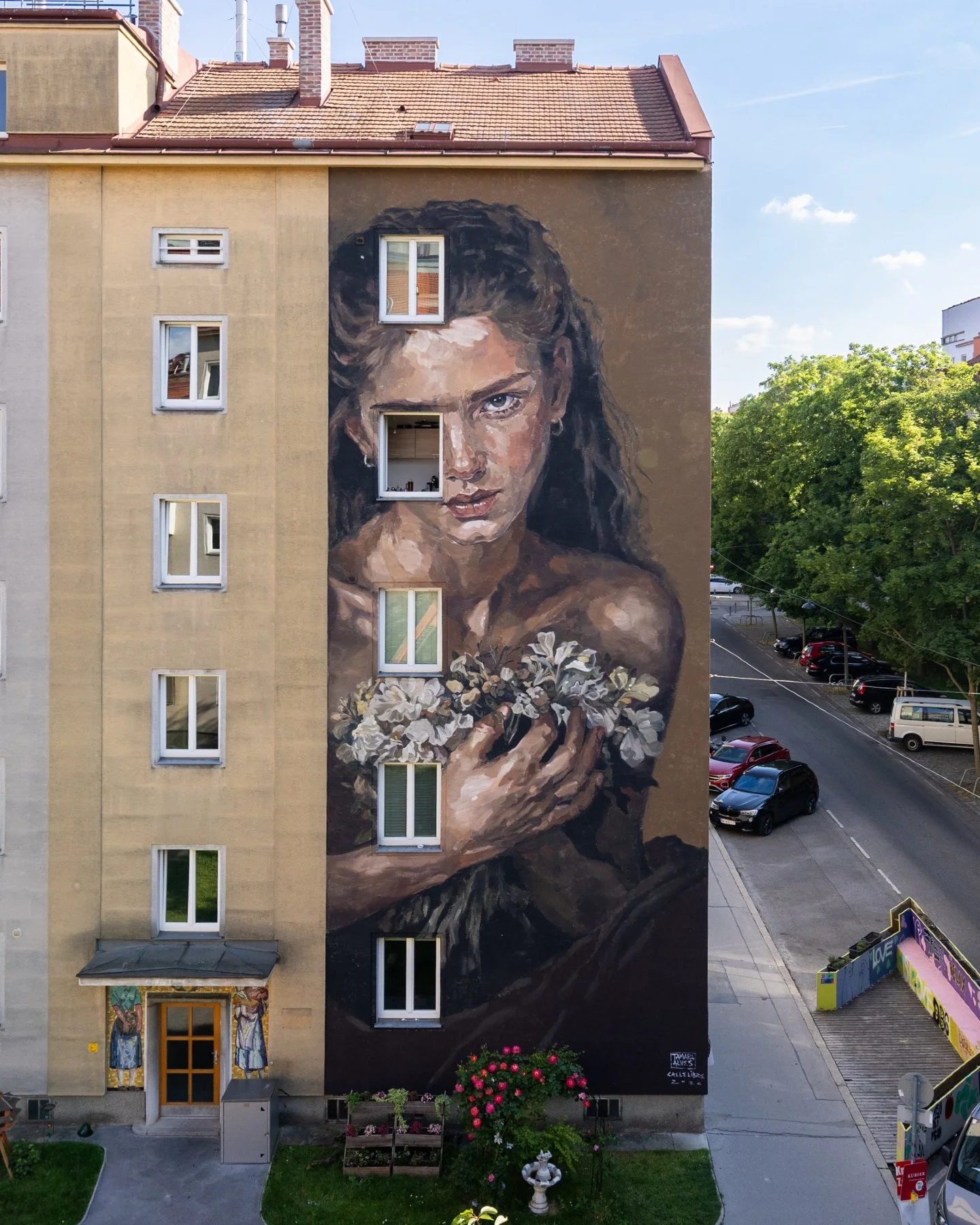 &bdquo;Time to flower is now&ldquo; by Tamara Alves / Portugal
for Calle Libre Festival 2026 // In Equality
📍Boschstra&szlig;e 24 (Stair 3), 1190 Wien

&bdquo;This mural reflects on equality through the dignity and autonomy of the human body. A woma