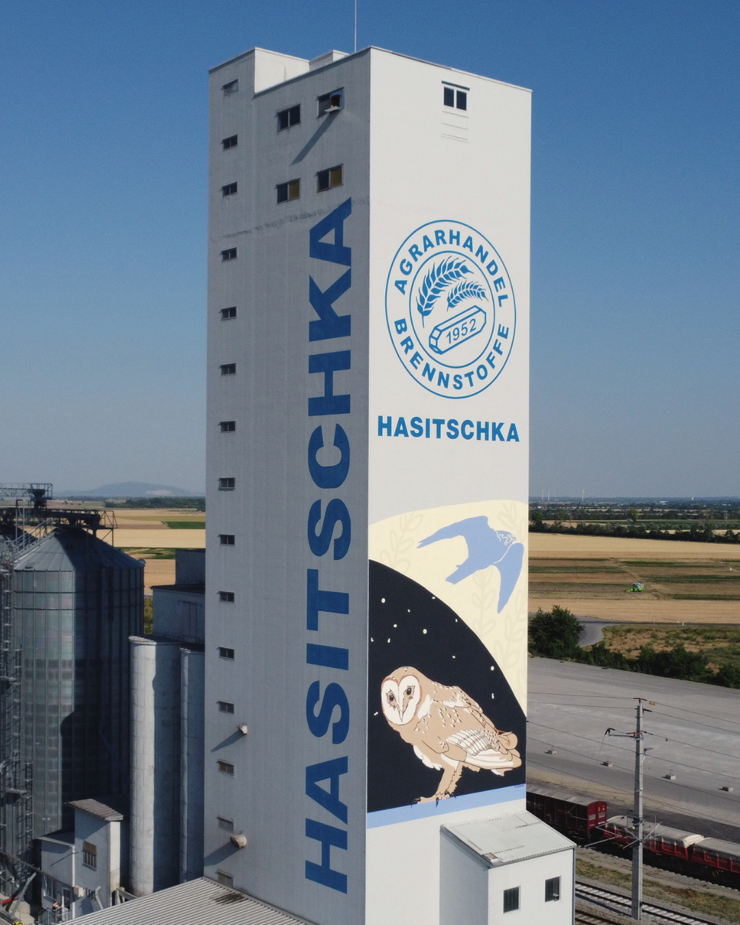 Mariella Lehner for Silosophie project 2026, the bird tower mural