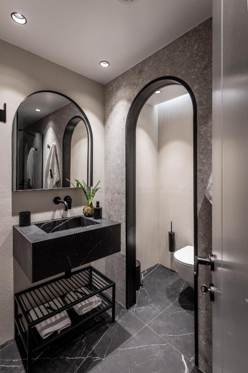 suite 1.f.jpg
