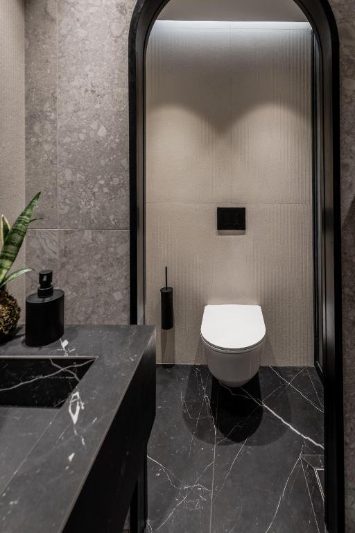 suite 1.g.jpg