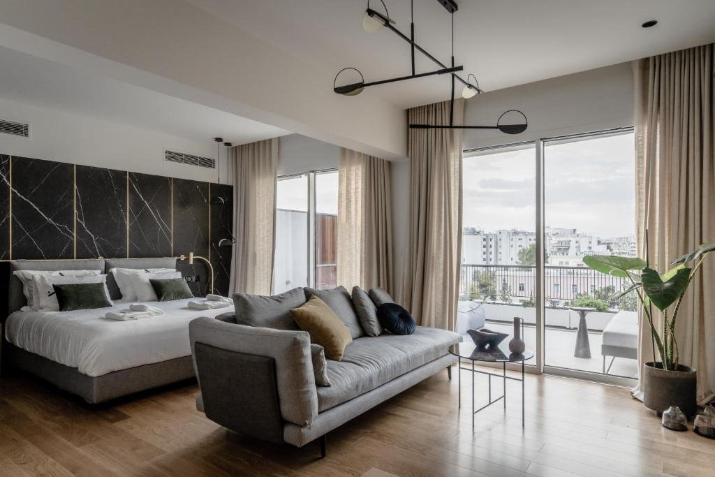 suite 2.g.jpg