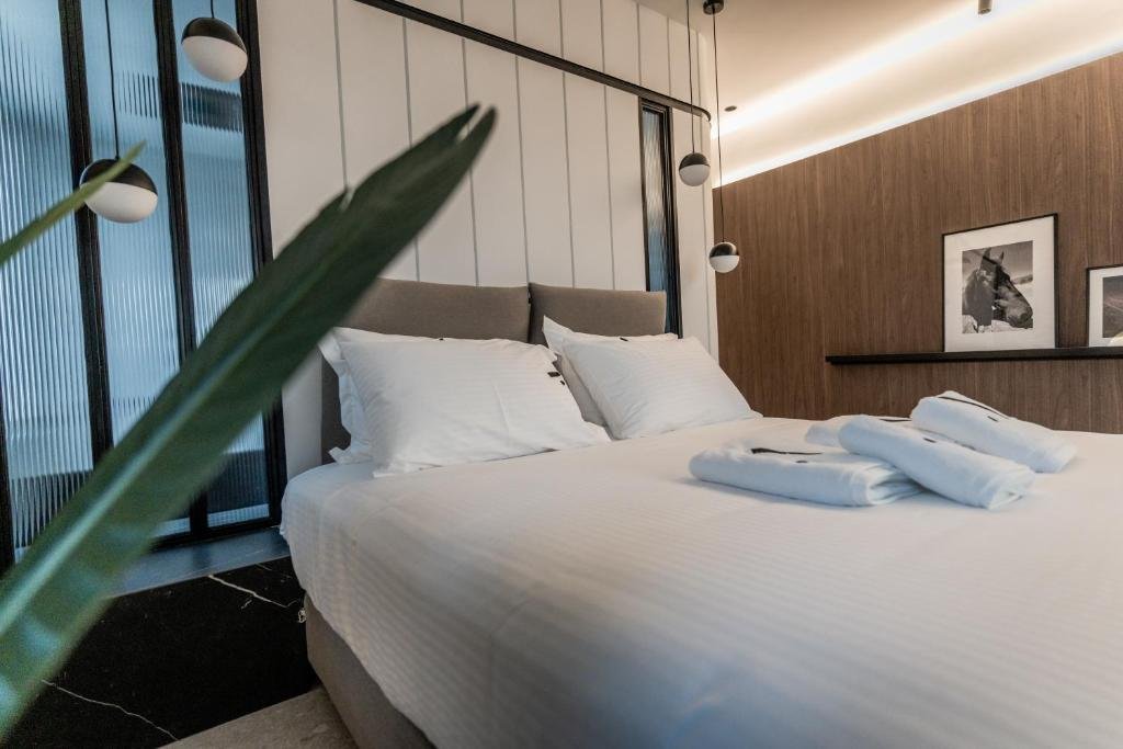 suite 3.jpg