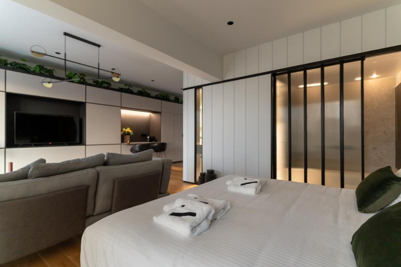 suite 2.jpg