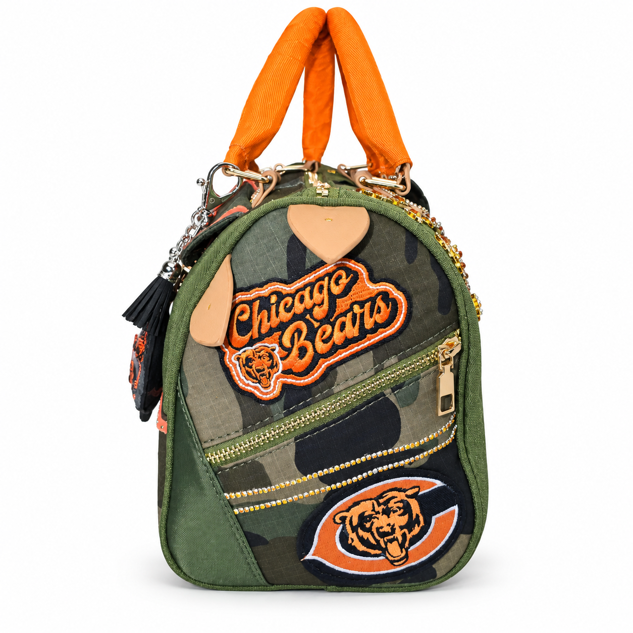 Chicago Bears camouflage handbag on seamless white.png