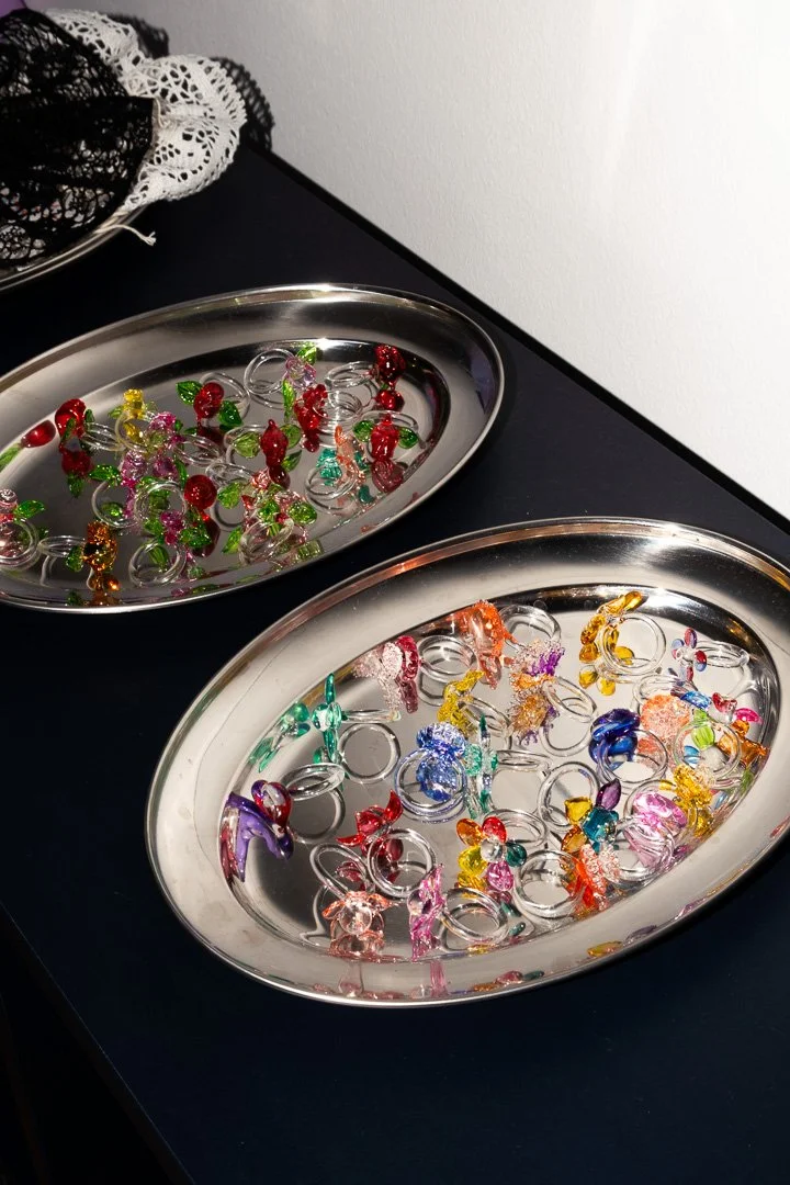 Photos réalisée lors du pop up mode et design suisse à Bulle organisé en collaboration entre Commun et Frousse - Bagues Stéphanie Bircher