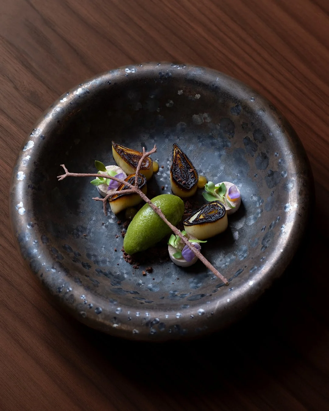 Photographie culinaire réalisée par Paradoxe Studio pour le restaurant gastronomique des Trois Tours en Suisse