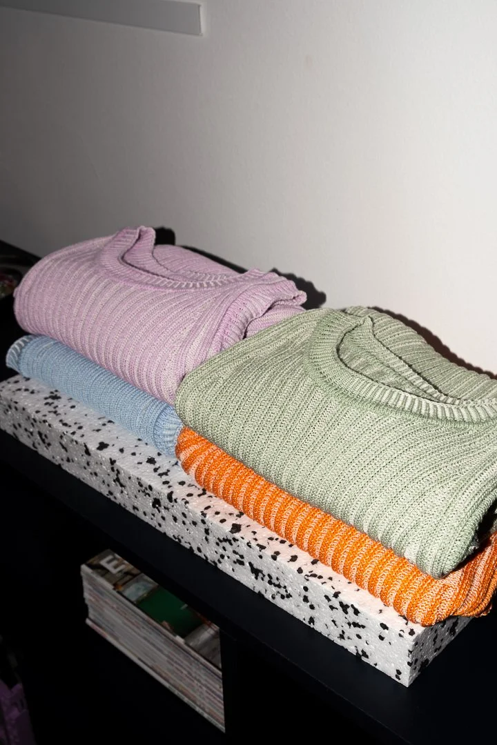 Photos réalisée lors du pop up mode et design suisse à Bulle organisé en collaboration entre Commun et Frousse - Gilets TheKnitProject