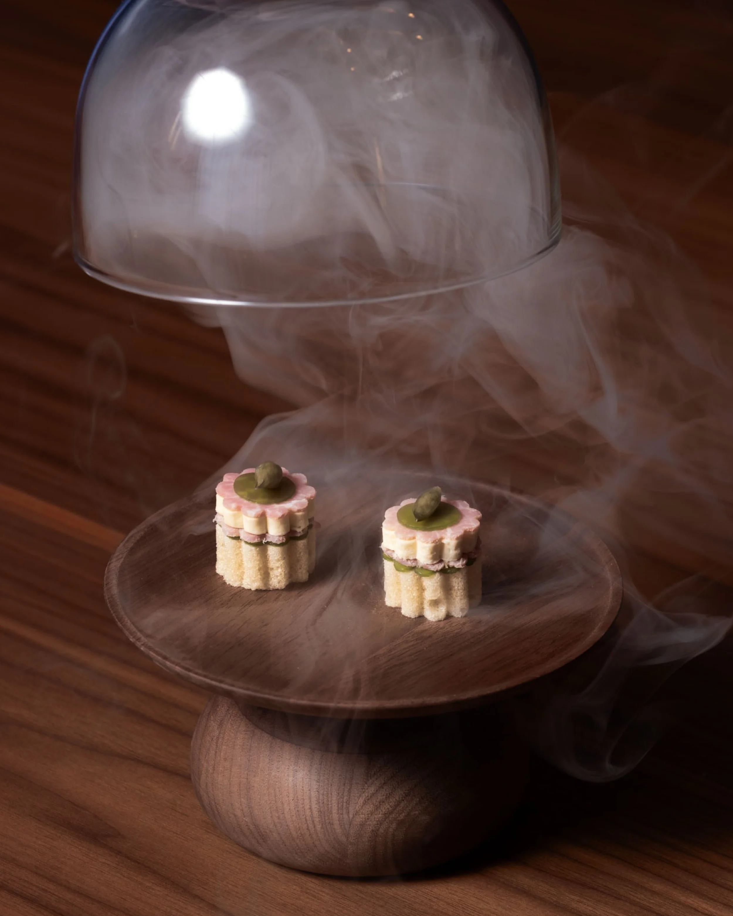 Photographie culinaire réalisée par Paradoxe Studio pour le restaurant gastronomique des Trois Tours en Suisse