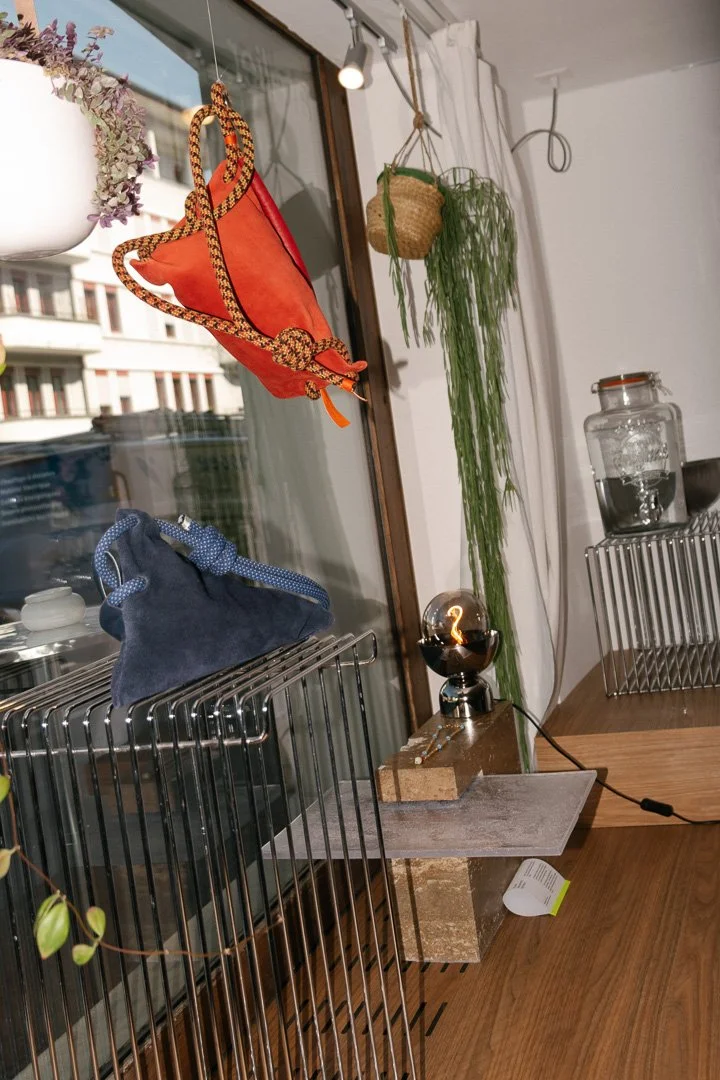 Photos réalisée lors du pop up mode et design suisse à Bulle organisé en collaboration entre Commun et Frousse