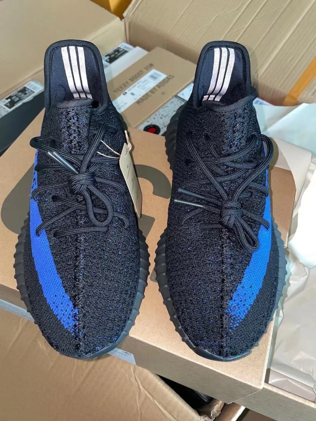 Yeezy Boost 350 V2 Dazzling Blue