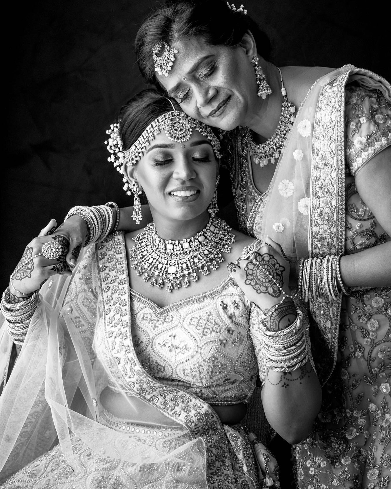 &ldquo;For all the things my hands have held, the best by far is you&rdquo;
.
.
Thank you Kerisa and Pritum for trusting us to capture your gorgeous wedding memories!
.
.

Apresh &amp; Bharti Chavda
Apresh Chavda Photography
www.apreshchavda.com
+447