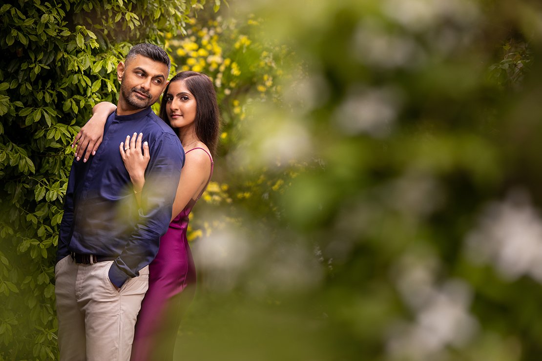 HILL GARDEN PERGOLA PRE-WEDDING SHOOT