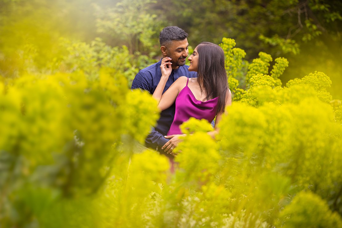 HILL GARDEN PERGOLA PRE-WEDDING SHOOT