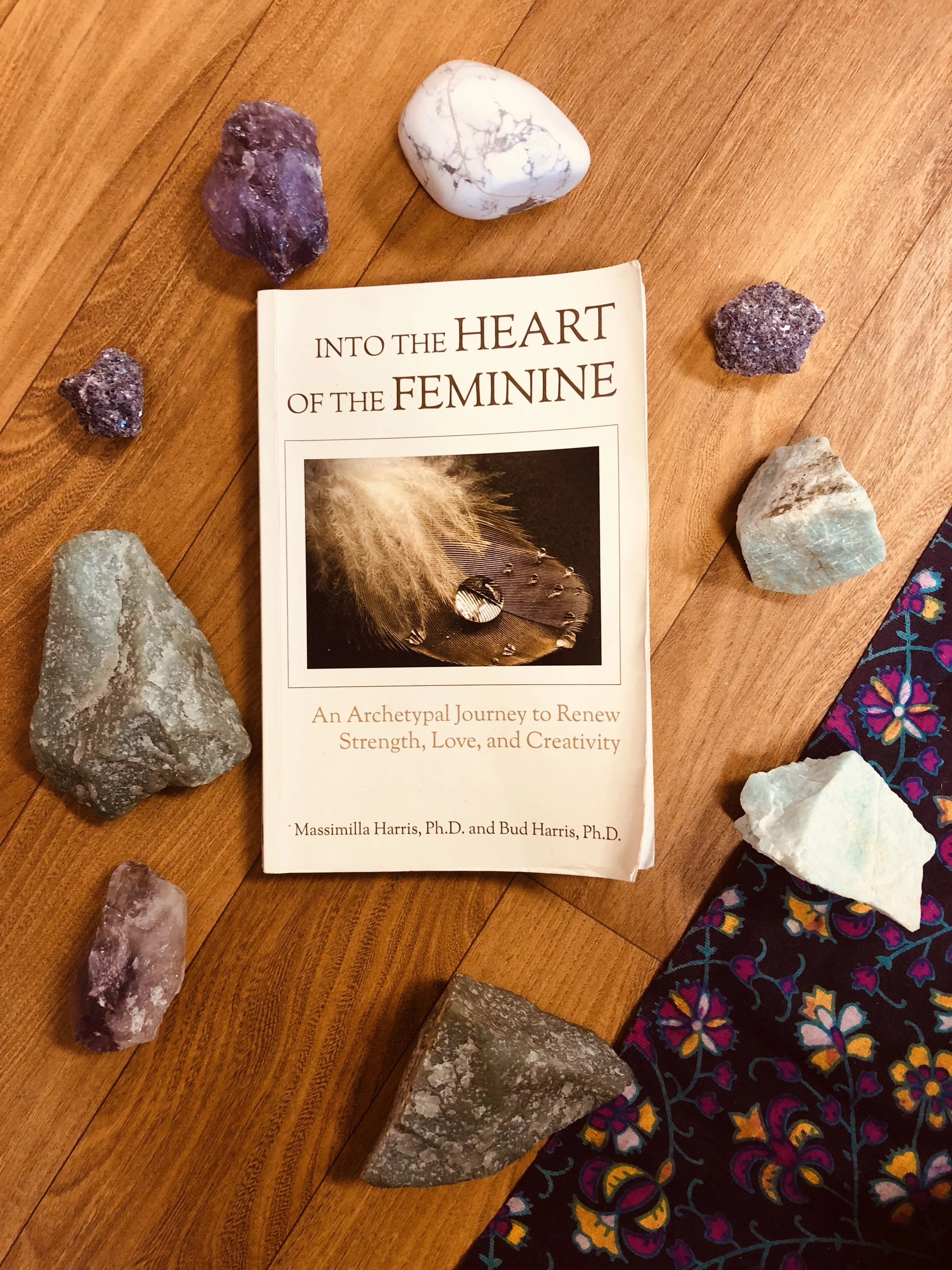 DmYoniversity101BookResource_IntotheHeartoftheFeminine.jpg