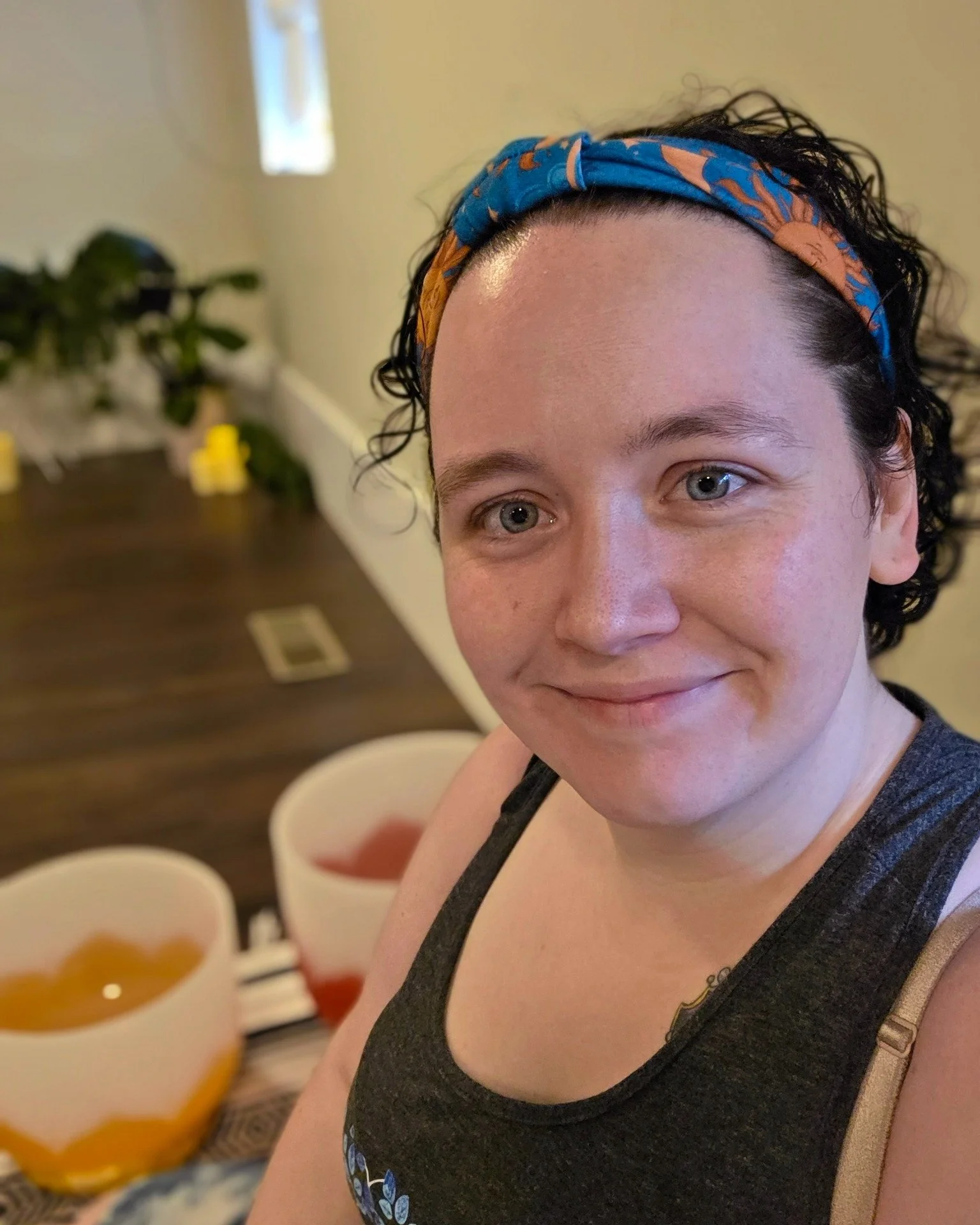 Join Monica this Sunday at 10am for a Donation Based Community Sound Bath
Step into your Sunday reset with an hour of sound healing designed to clear away stagnant energy and restore balance for the week ahead.
No need to bring a thing—mats, b