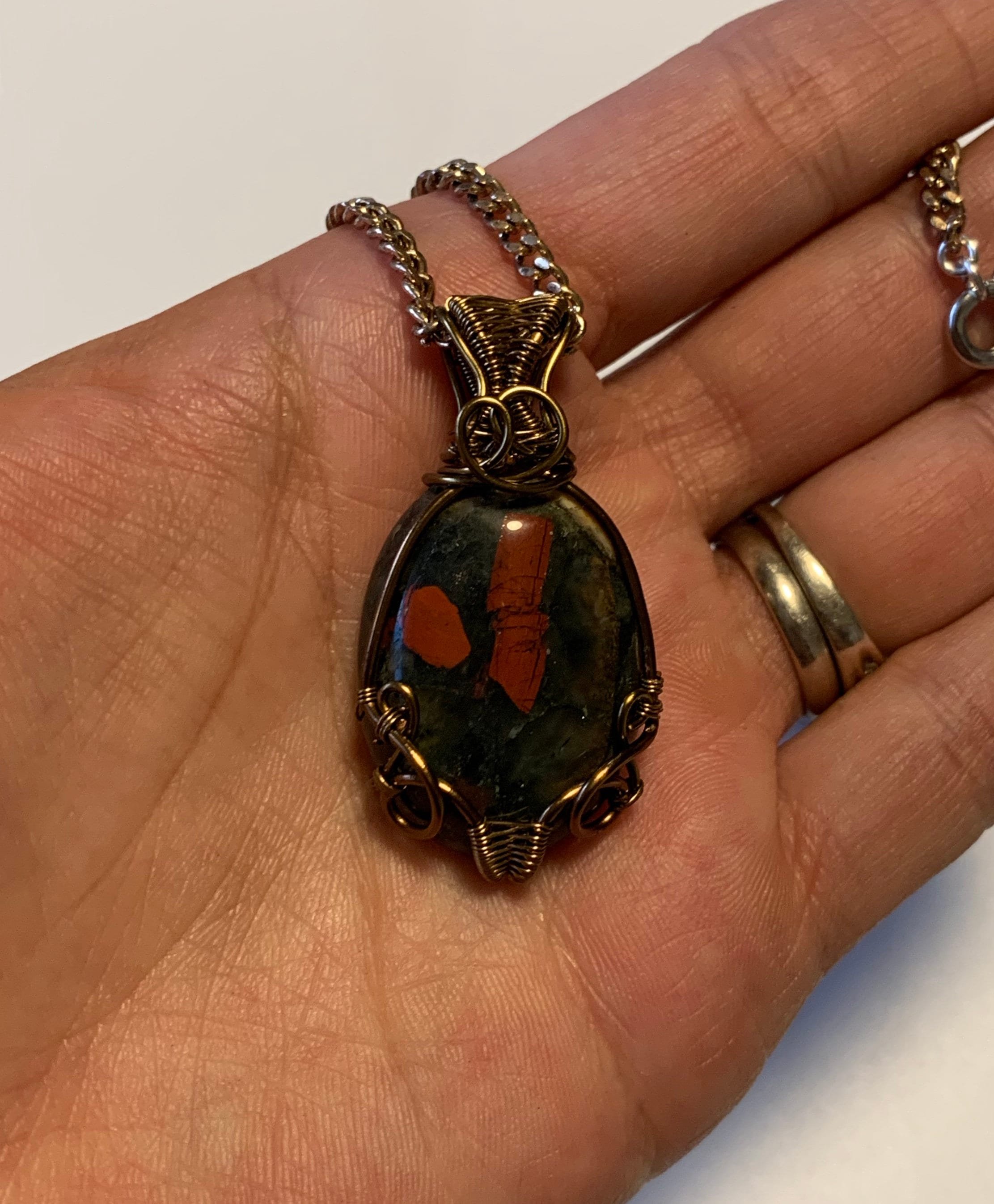 https://i.etsystatic.com/9873574/r/il/f682d8/2685444840/il_fullxfull.2685444840_6j0o.jpg