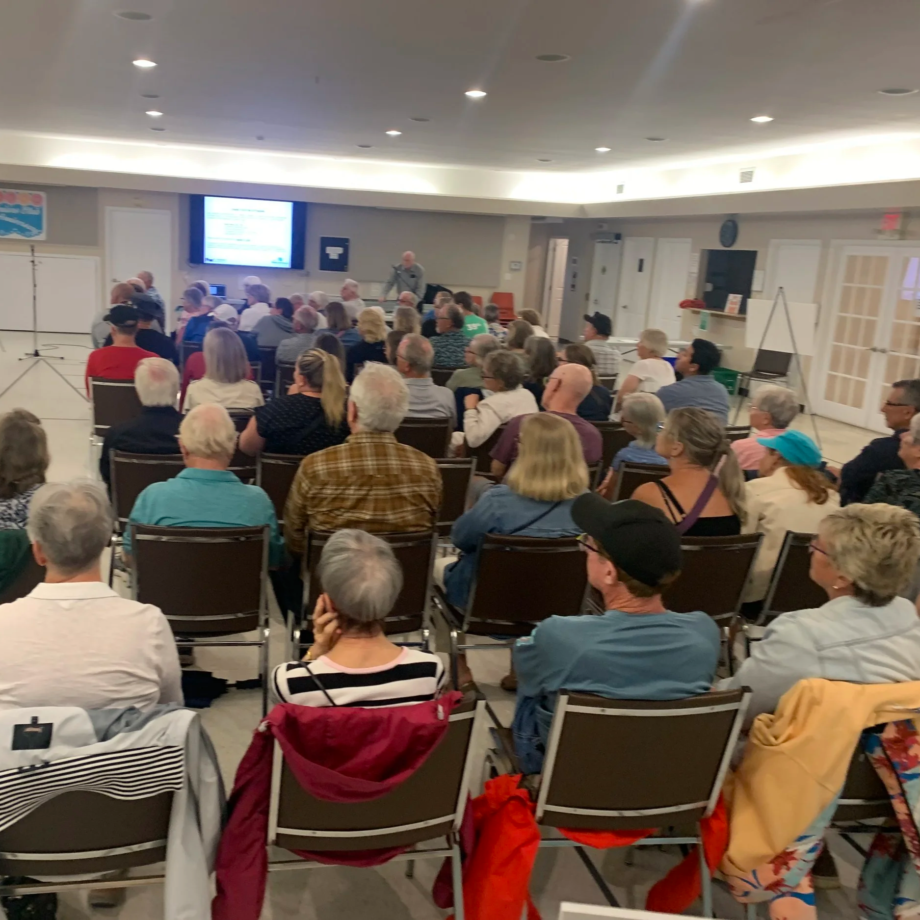 Community Turns Out to Learn About the Pedestrian Crossing Project