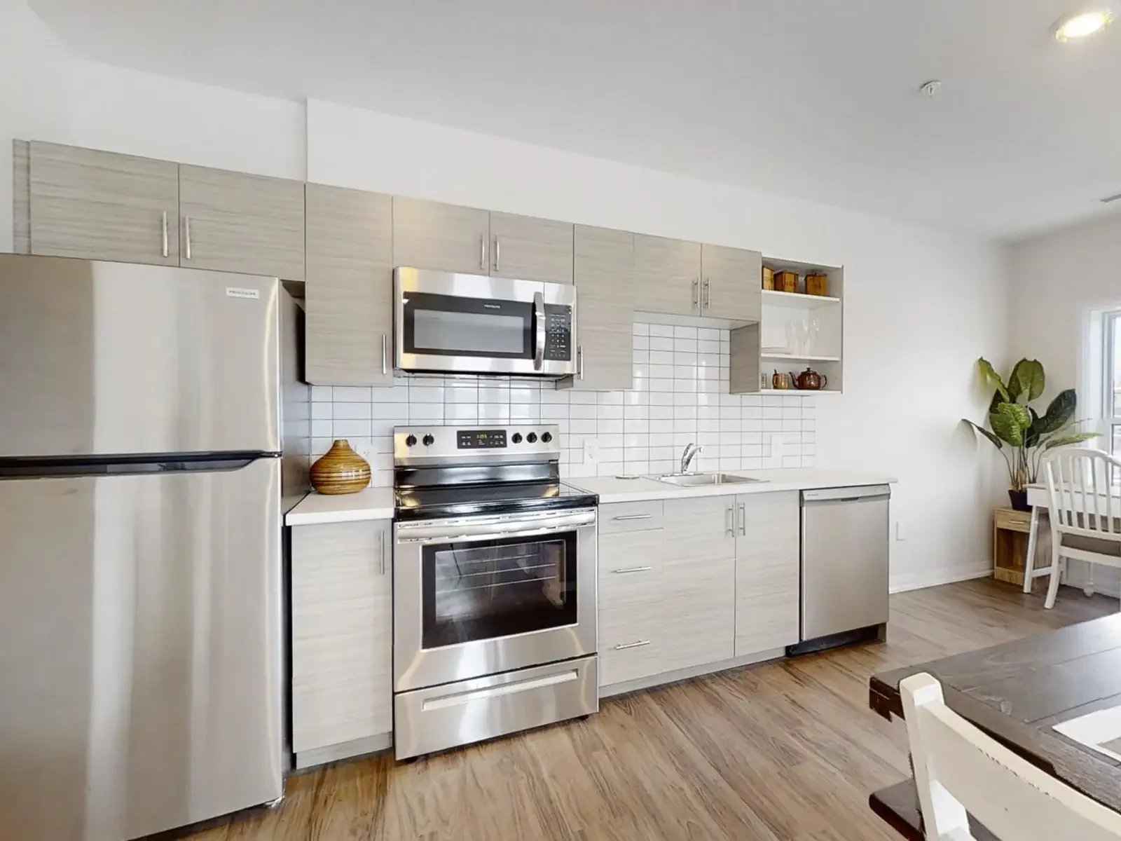 1768929148222_1675781041325_model_suite-_kitchen.jpg.webp
