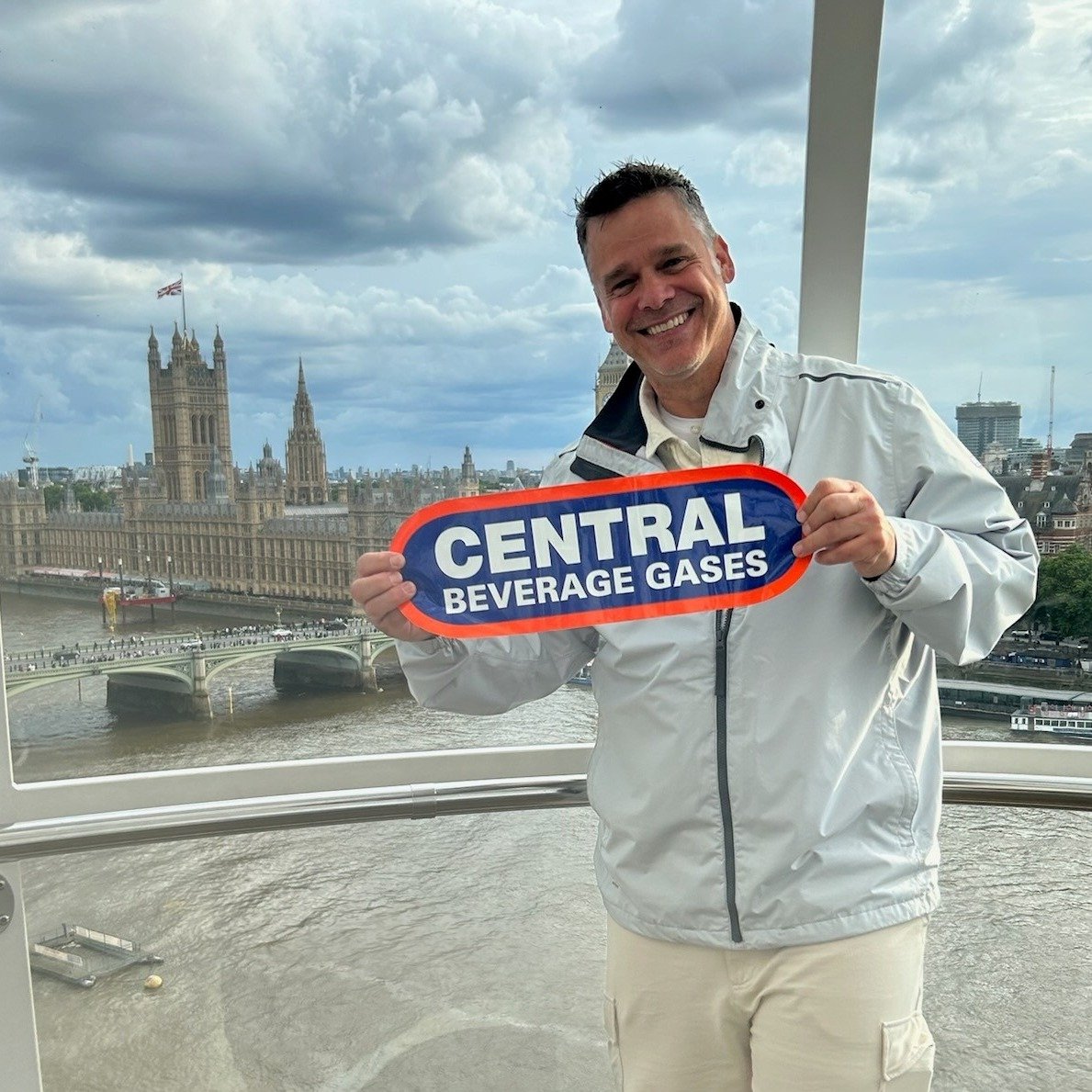 Hey there from London, UK! 🇬🇧💂

Our wonderful Mark Barker is sending some CWS love from across the pond!

Thanks for sharing, Mark! 😎💙🧡

#CentralWeldingSupply #CentralBeverageGases #London #unitedkingdom #acrossthepond