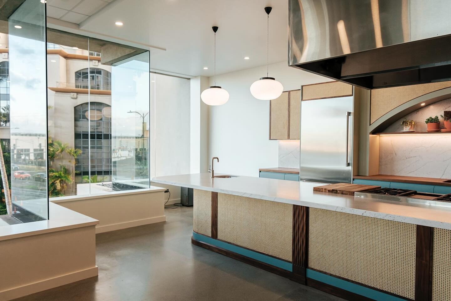 Welcome to our state-of-the-art commercial kitchen &amp; event space where culinary dreams come to life! 
Our fully equipped kitchens are now available for rent, 
providing a professional space for aspiring chefs, food 
entrepreneurs, and culinary en