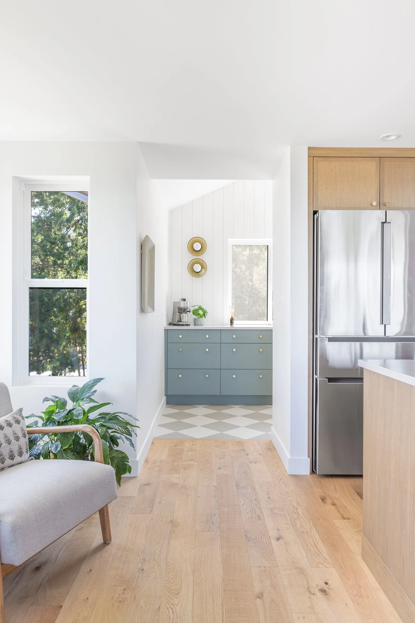 14 - Kitchen to Butlers Pantry.jpg