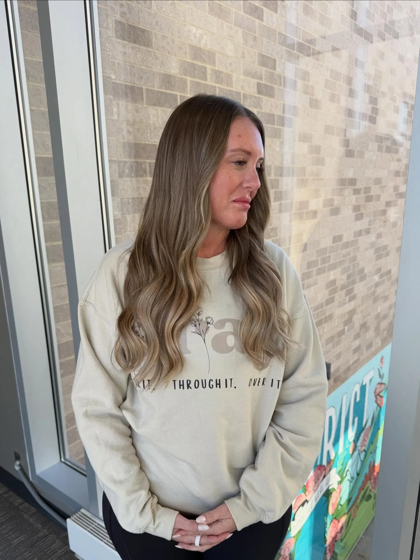 My number 1 service last year (unsurprisingly) was 1 row of Invisible Bead Extensions 🥰 

The benefits of one row (according to my 2025 gals):
-instant fullness, thickness, and the illusion of length
-brightened color without having to actually colo