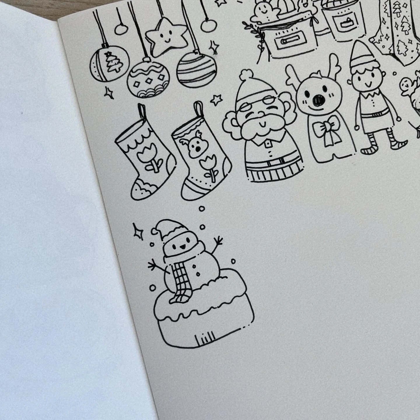 Day 7 of #adventcalendarchristmasdoodle ! This little guy showed up and brought all the white-Christmas vibes with him ⛄️🎄✨
.
.
.
#dailydoodles #sketchbookdrawing
#dailyillustration #christmasdoodle #sketchbookart #doodleart #whitechristmas❄️ #snowm