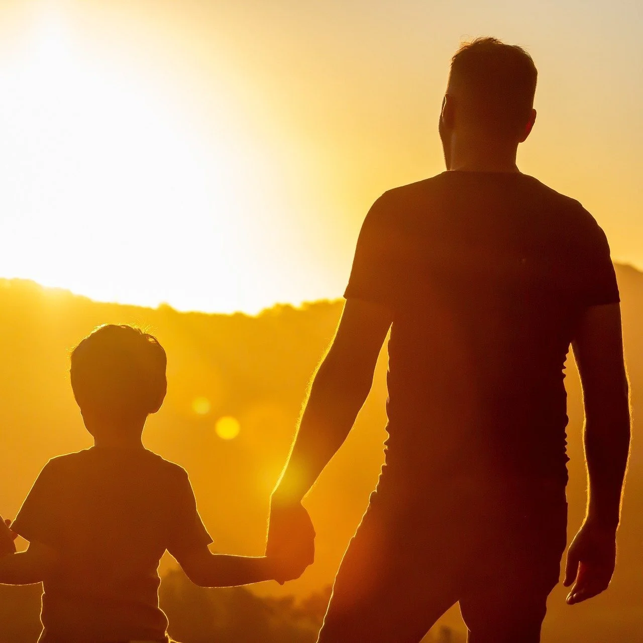 family-g8f7ab4a0f_1920.jpg