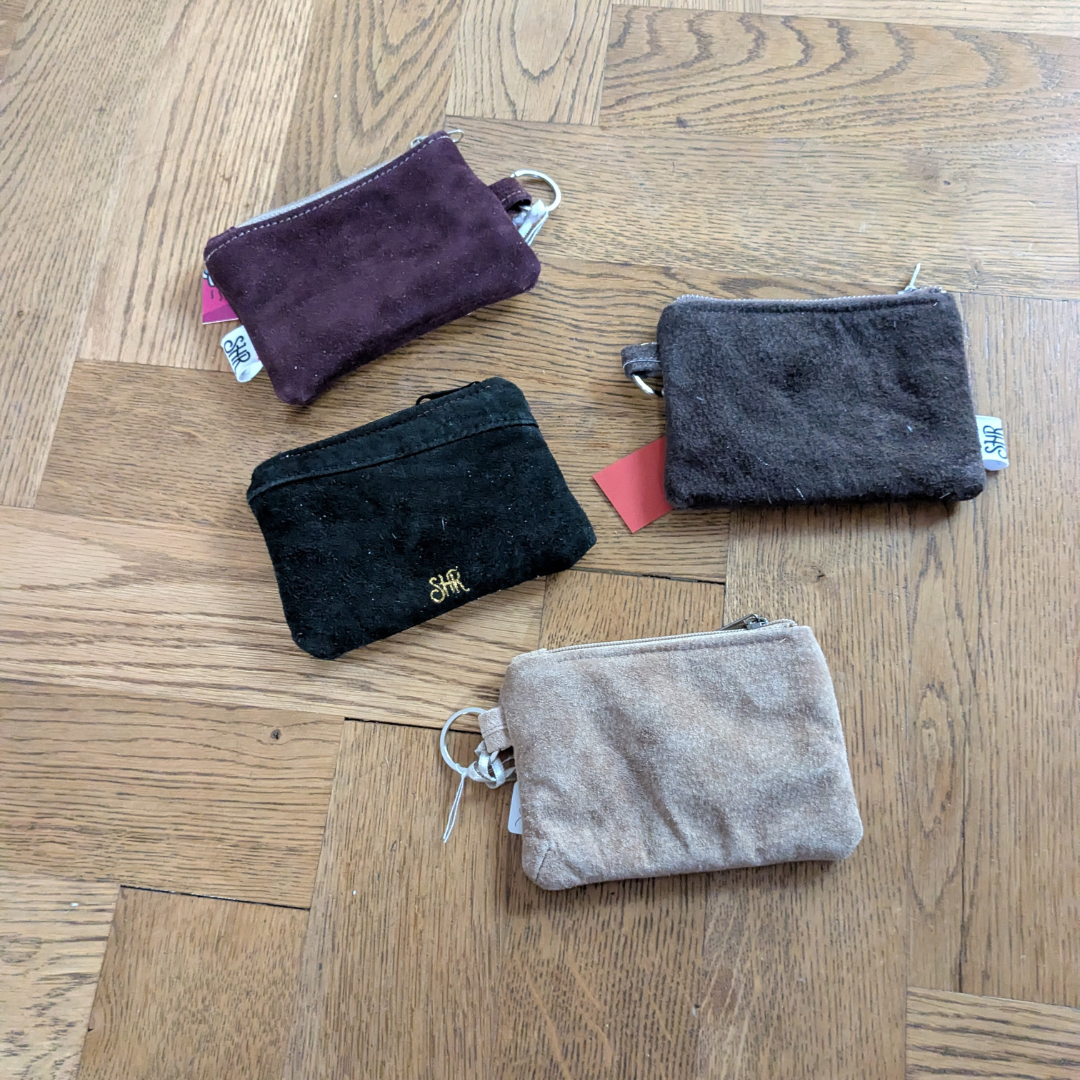 small purse back.png