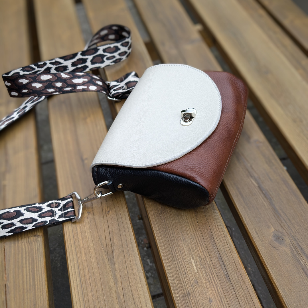 mini saddle - leopard strap.png
