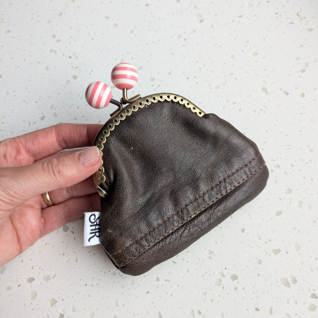 Leather kiss lock purse - small