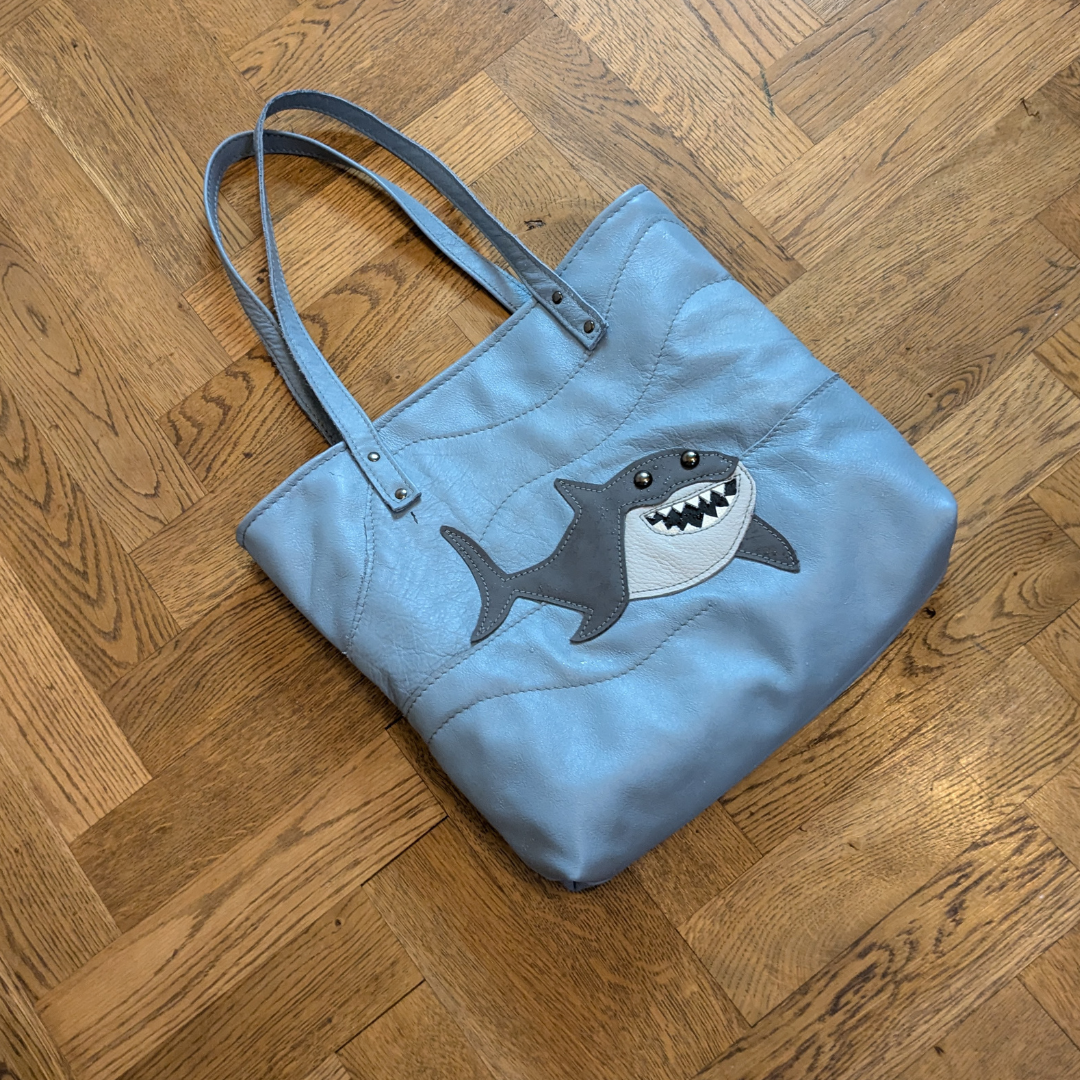 blue shark for ellie.png