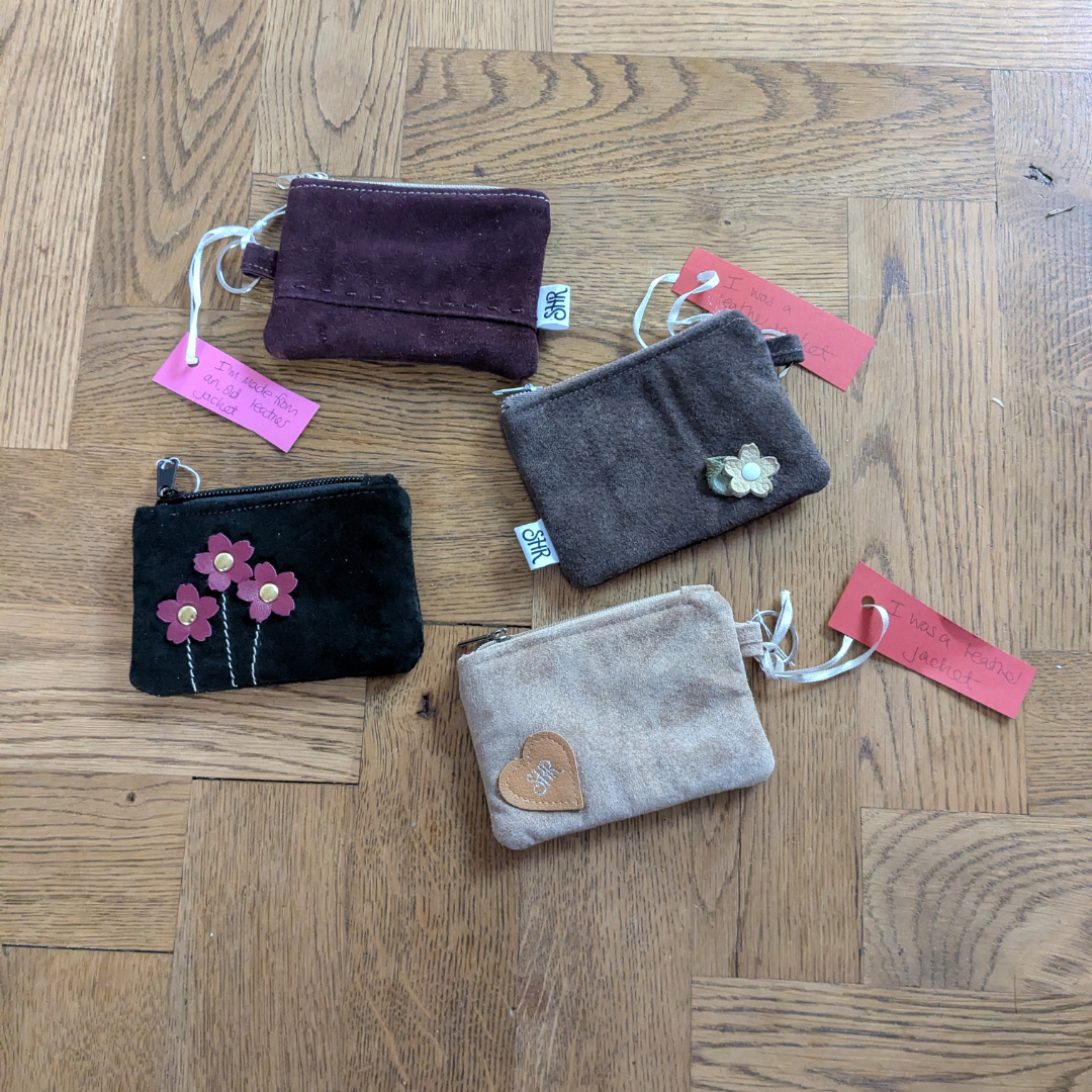 small purse front 1.png