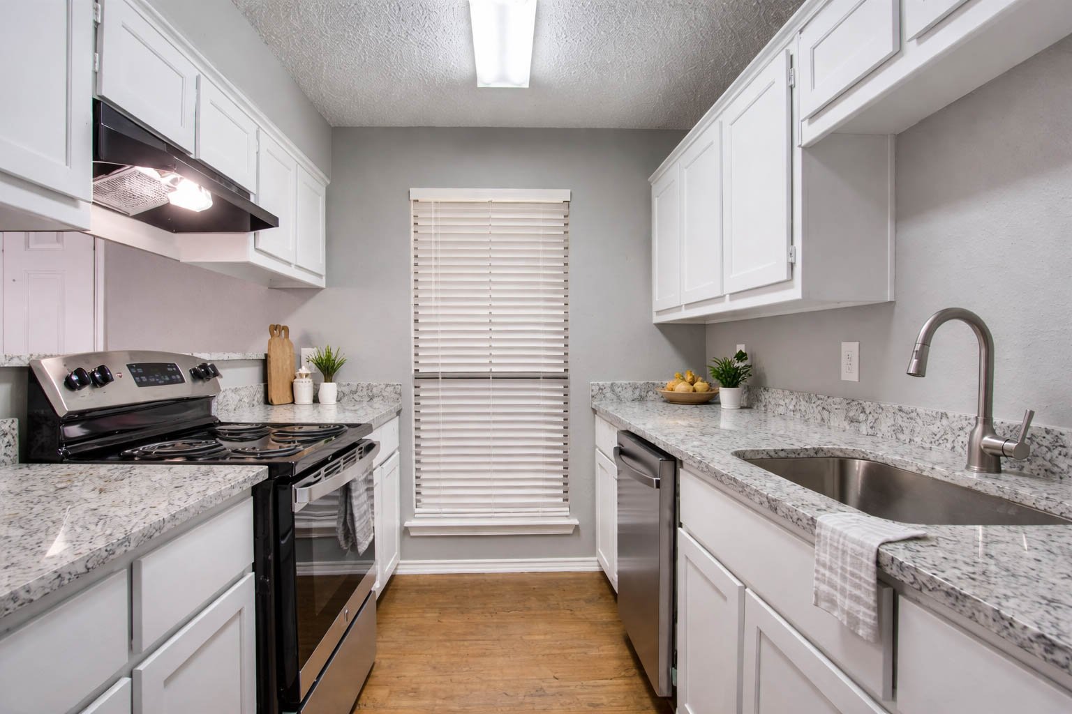 Kitchen_Austin Place.JPG