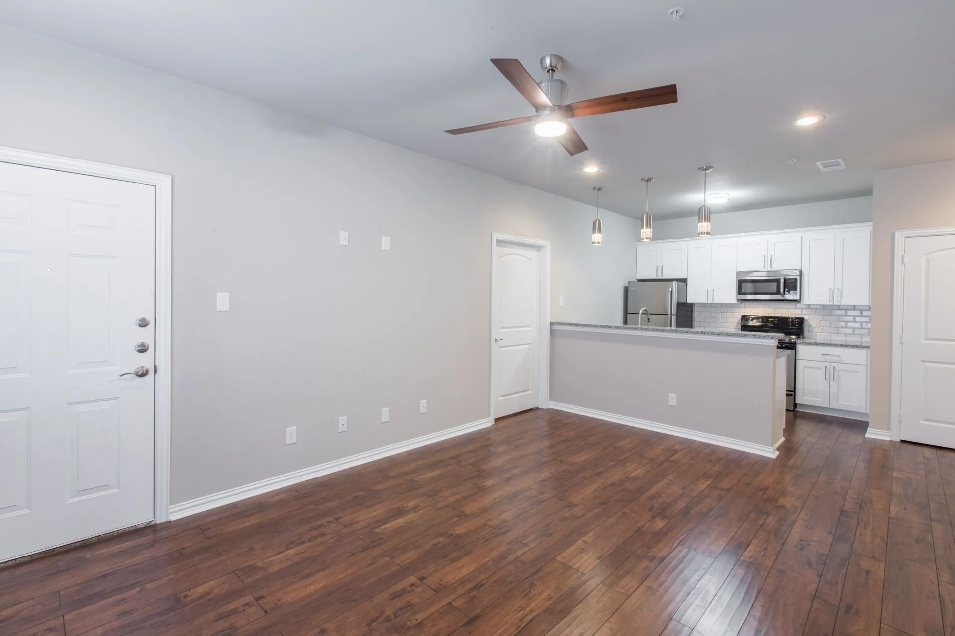 Living Room 2.jpeg