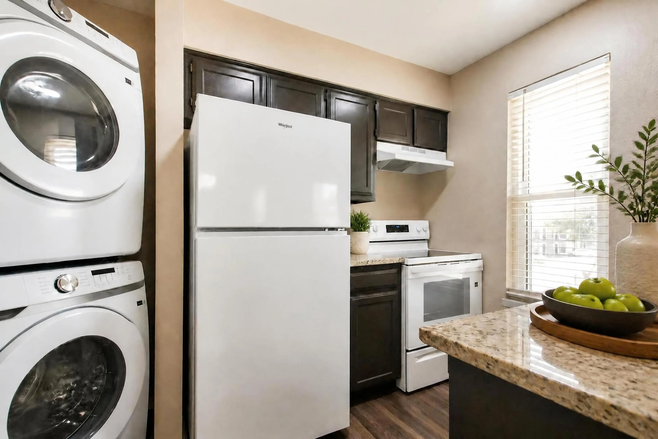 Stella Kitchen two.jpg
