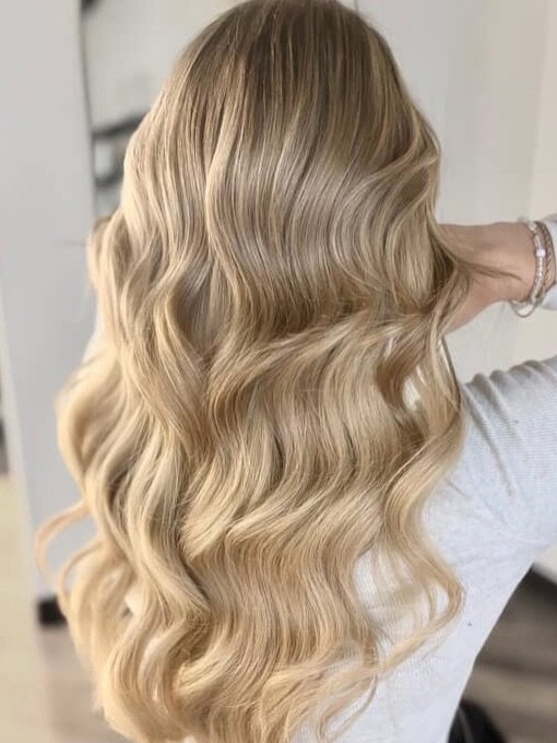 creamy soft blonde blend&mdash; by stylist @madisonartistry 

Madison is accepting new guests and would love to have you in her chair! 

Text: 519-495-6941
Email: bohemeartistry@gmail.com
Book Online 🤍