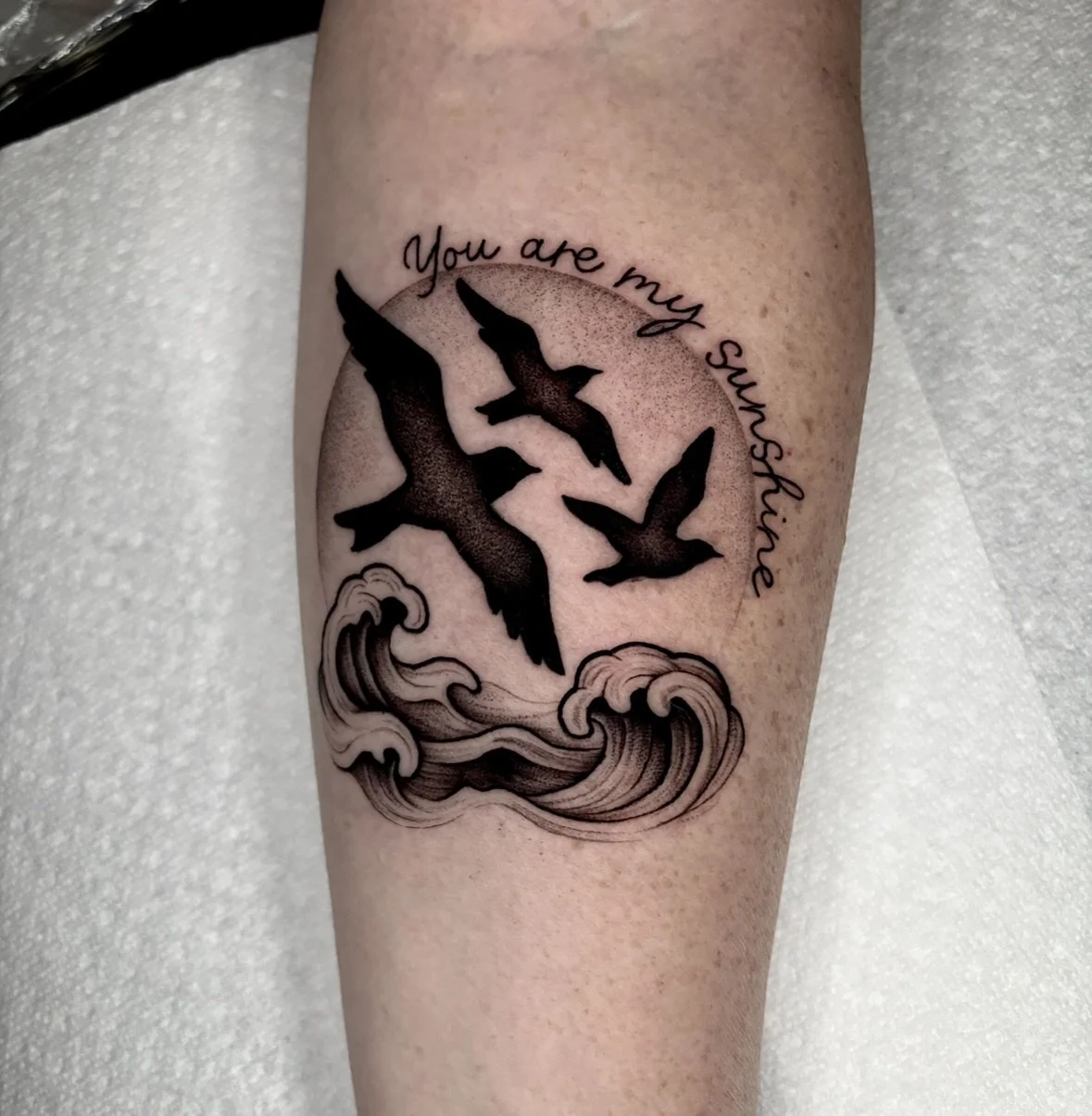 A few smaller ones I never got around to posting 🖤🤍🖤
Done @9lives.tattoo