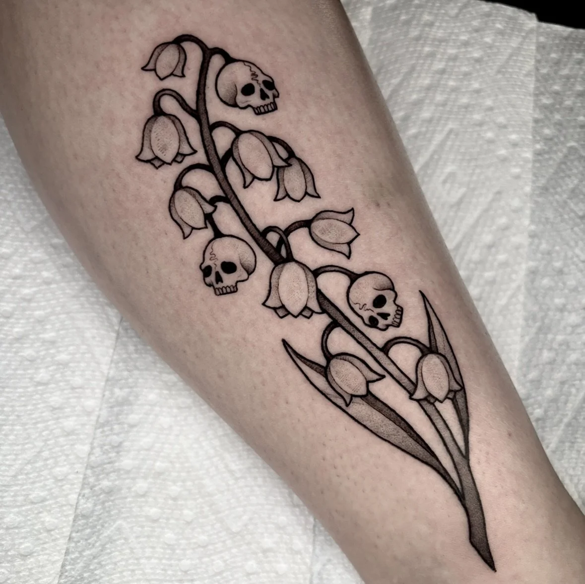 Lily of the valley for Kelsey 💖
Done @9lives.tattoo