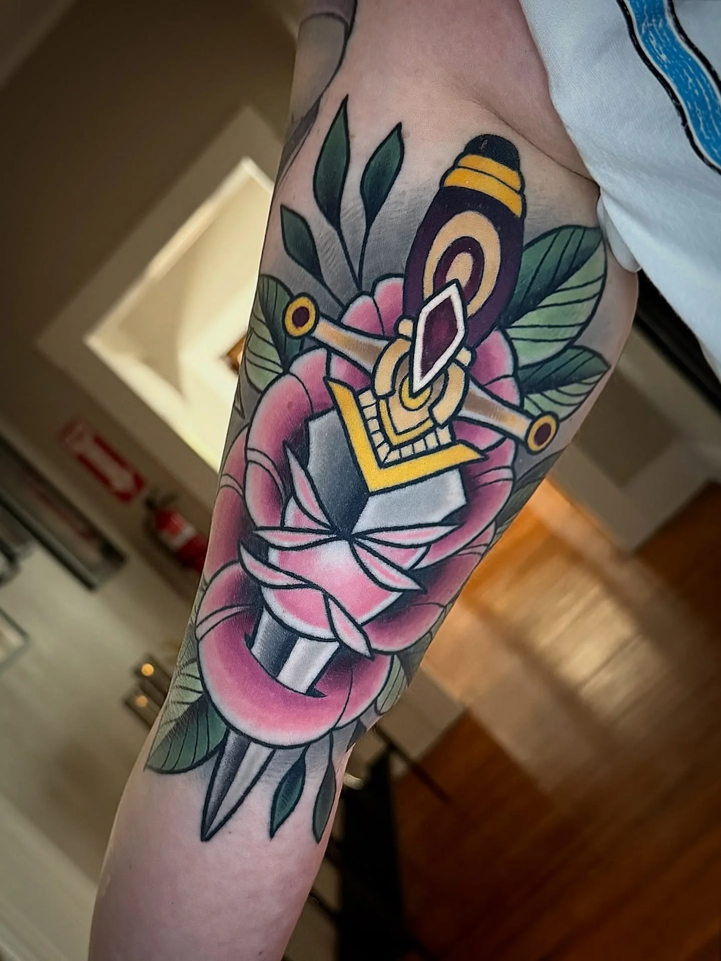 This Rose and Dagger is a couple of years healed ๐น๐ก๏ธ
I have a few openings left for November!
Link to book is in my bio โจ
#tattoo #tattooed #tattoos #tattooartwork #tattoostyle #charlottenc #charlottetattooers #neotraditional #neotrad #tattoosleev