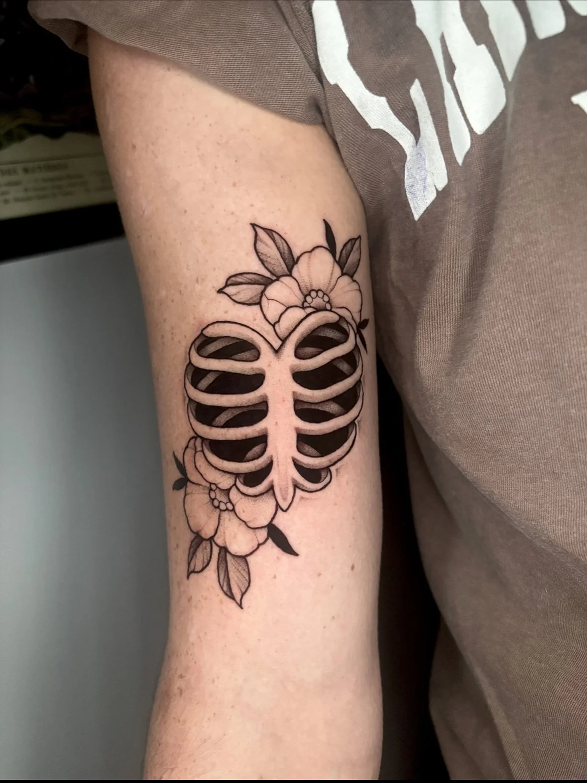 Heart design for Marissa 🤍✨
Done @9lives.tattoo